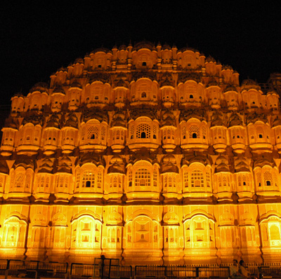 The beauty of Hawa Mahal in the evening
