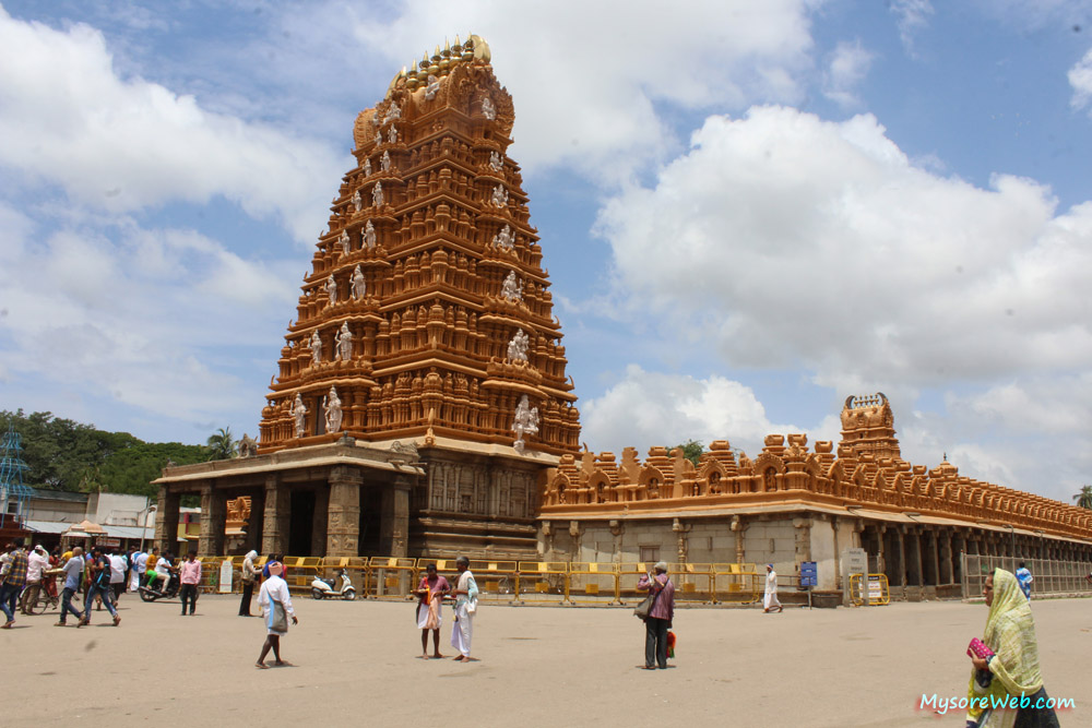 Srikanteshwara temple Nanjangud  also known Nanjundeshwara temple is a very ancient teon the banks of river Kapila 