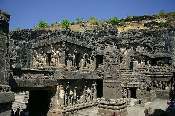 Ellora Caves stand tall on the Sahyadri Hills in Aurangabad district.It is famous for its Hindu, Jain and Buddhists monuments. 