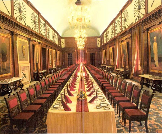The dining hall in the Rashtrapati Bhavan