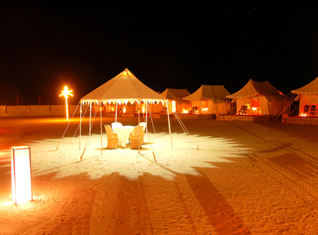 Camps at Sam sand dunes