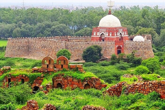 Tughlaqabad Fort was built by the Ghiyas-ud-din-Tuglaq. He founded the Tuglaq dynas. It was built in the year 1321 AD.ty. 