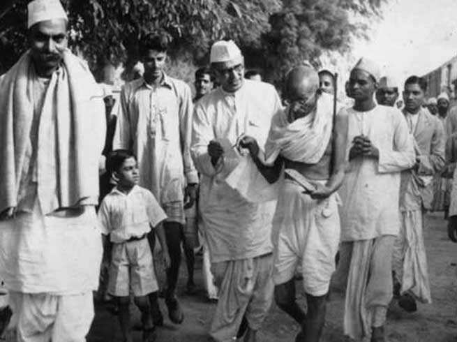 Gandhiji during Champaran movement
