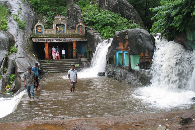 Kalhatti falls