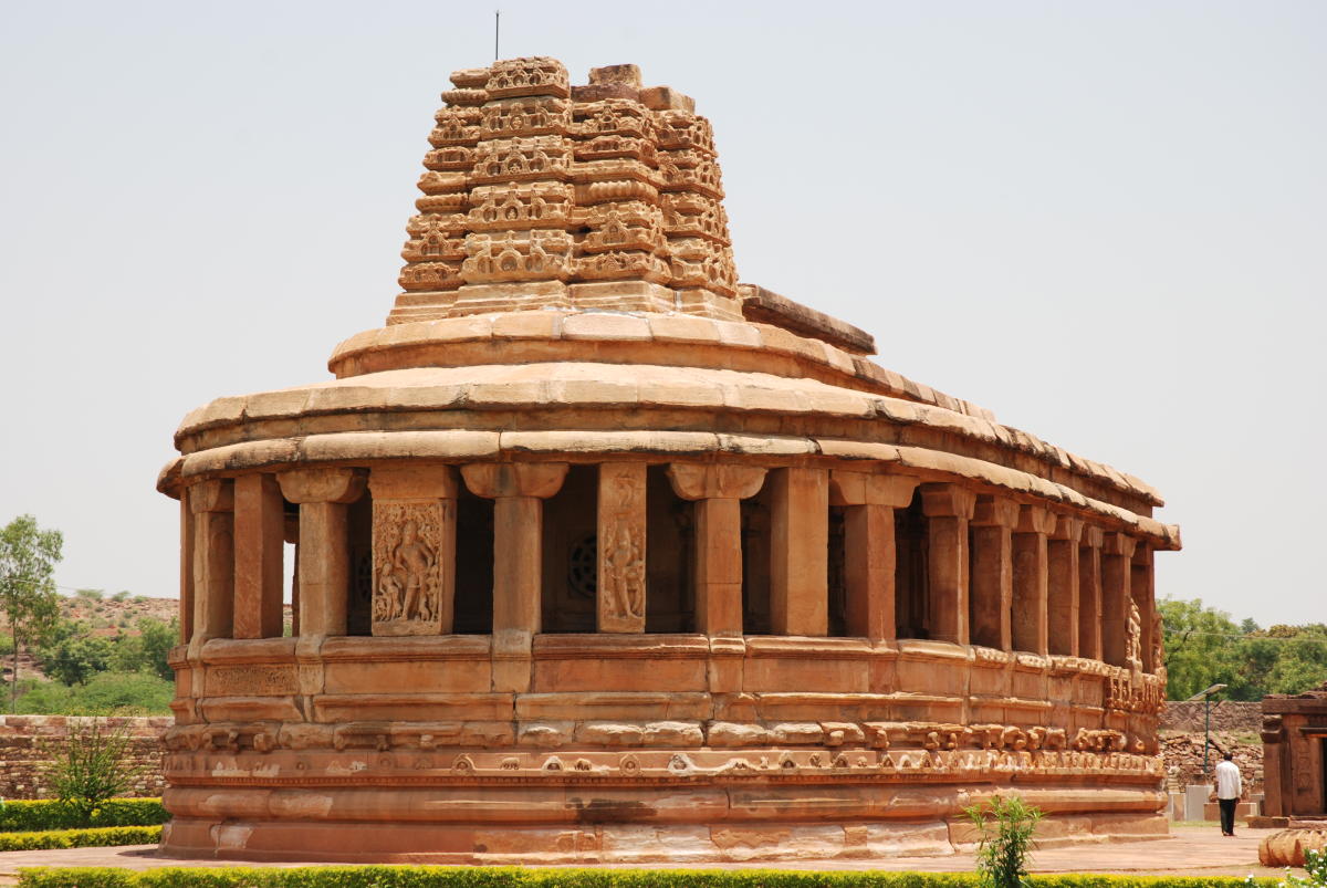 Aihole was ruled by Chalukya’s for a very long period. It became a cultural centre along with Pattadkal for Chalukyas. 