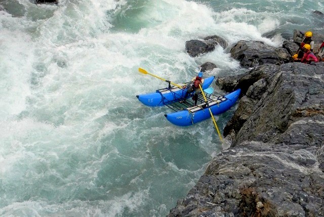 Rafting on Alakananda River