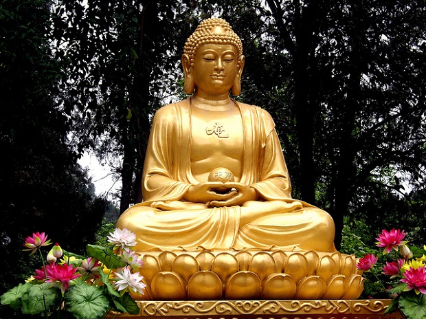 Buddha statue in many parts of India