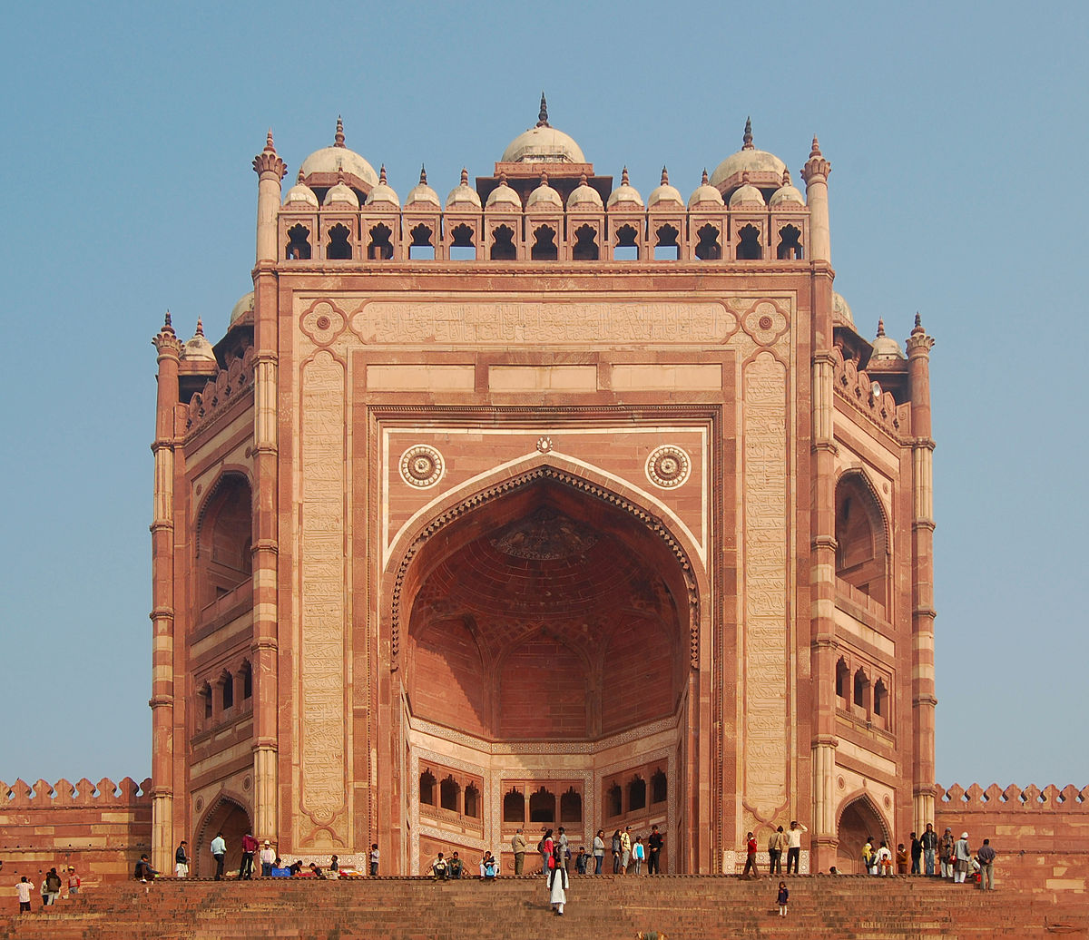 Buland Darwaza is a mammoth monument of India built by Mughal Emperor Akbar for his victory over Gujarat.