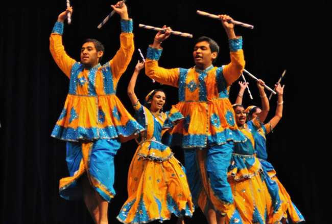 Dandiya dance