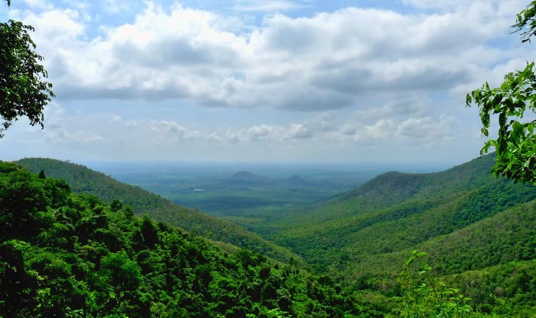 Hill Stations in Karnataka.  Some of the best hill stations in Karnataka are Coorg, Agumbe,  Kemmangundi,  Chikamgalur, BR Hills