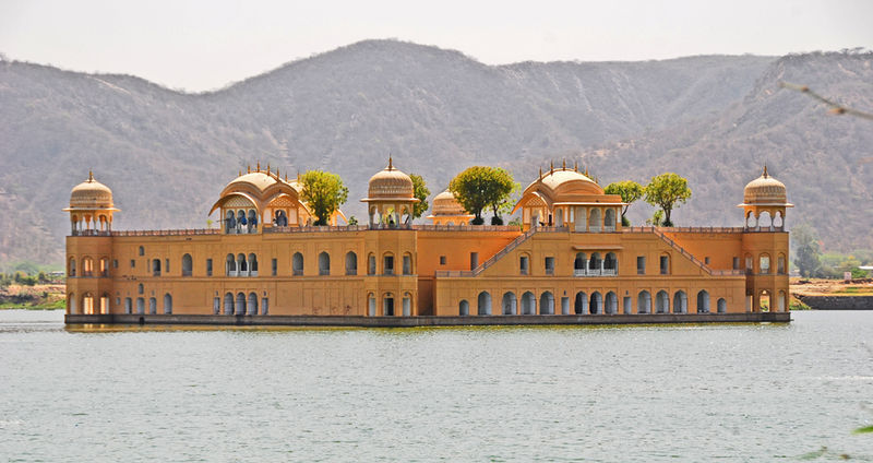 Jal Mahal Jaipur is also called as water palace is located in the Mansagar Lake. It was built by Mahraja Pratap Singh