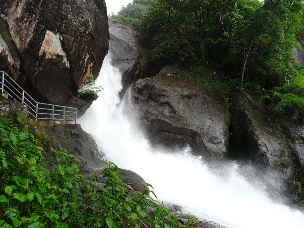 Meenmutty waterfalls