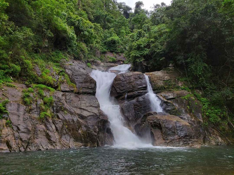 Menmutty falls near Ponmudi