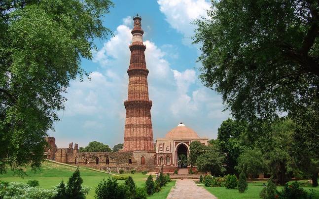 Qutb Minar under the architecture of Delhi Sultanate